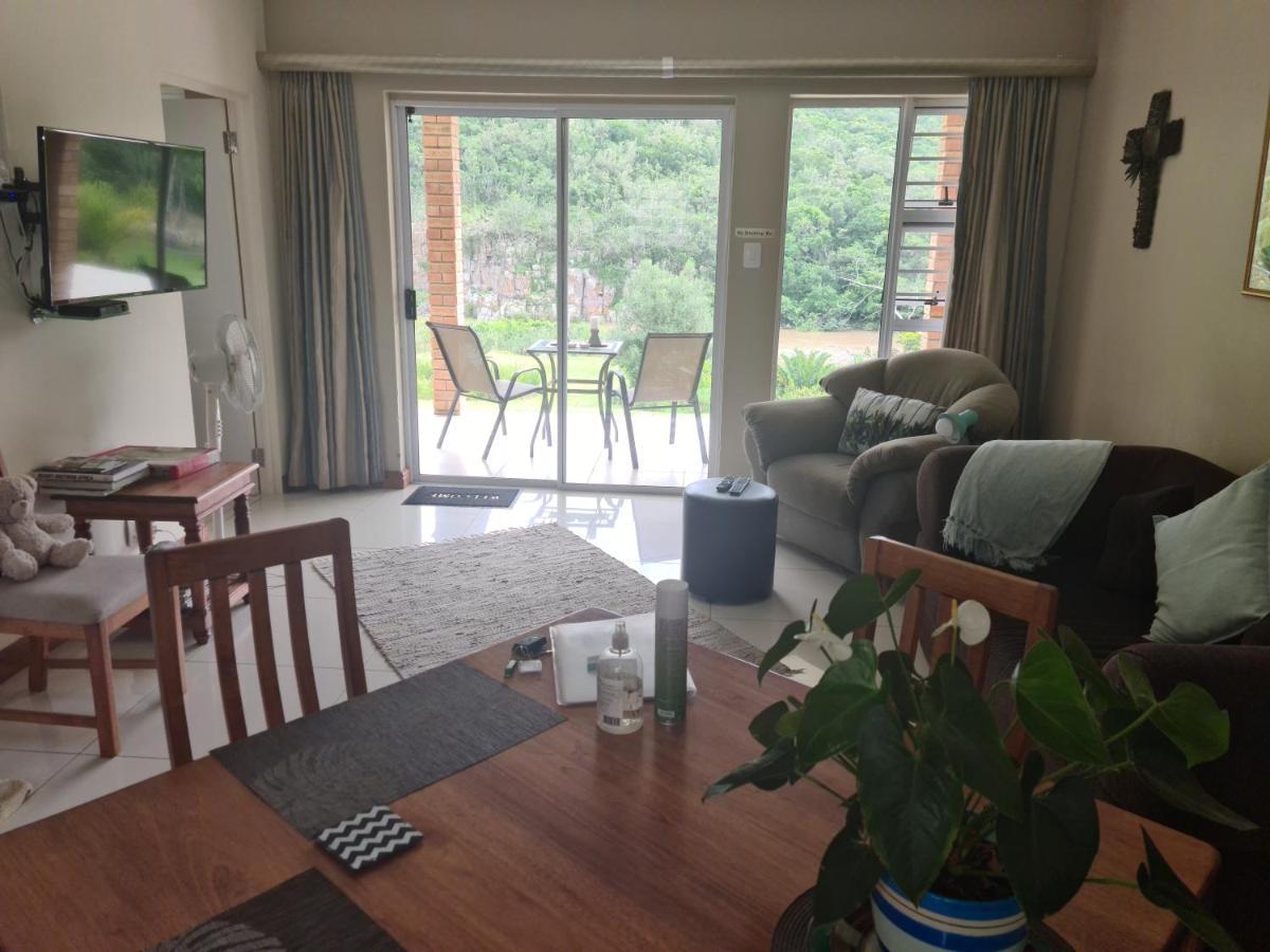 Mackenzies Accommodation Ист-Лондон Экстерьер фото