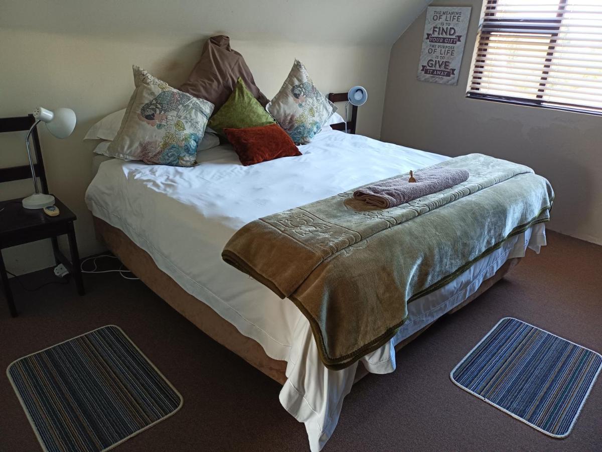Mackenzies Accommodation Ист-Лондон Экстерьер фото