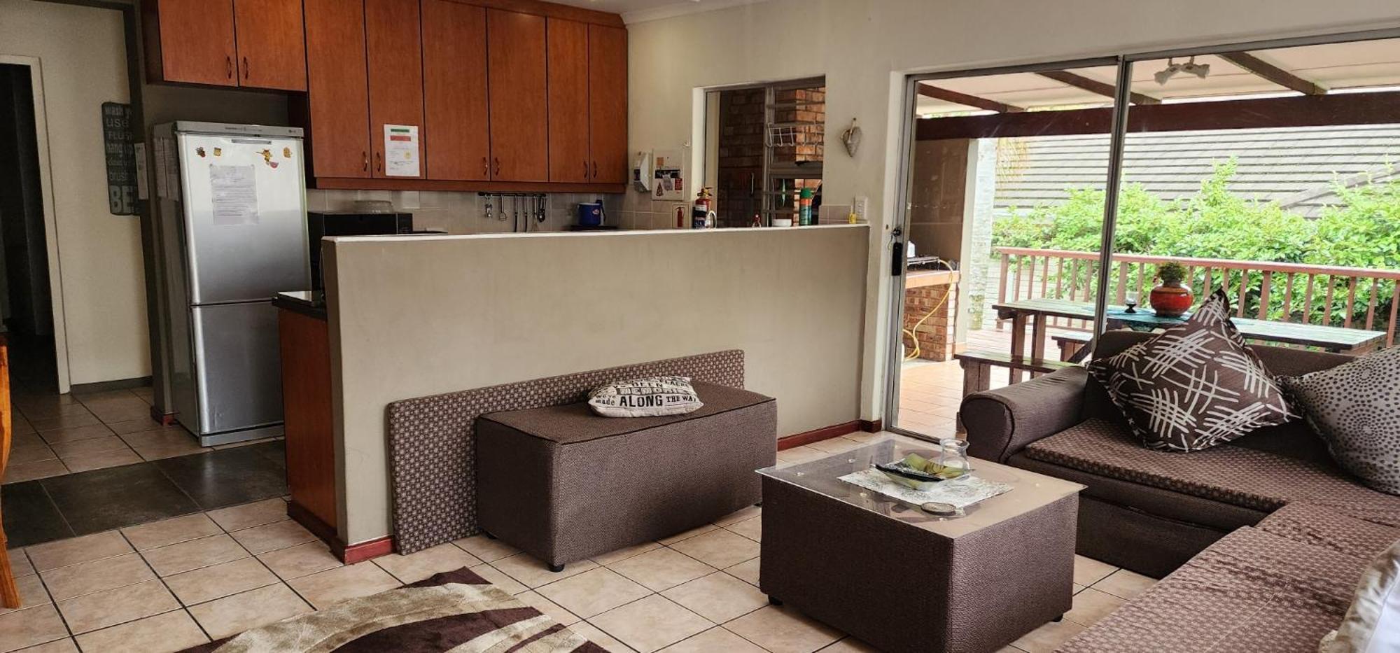 Mackenzies Accommodation Ист-Лондон Экстерьер фото